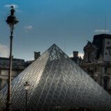 louvre, pyramide, street lamp-1759628.jpg