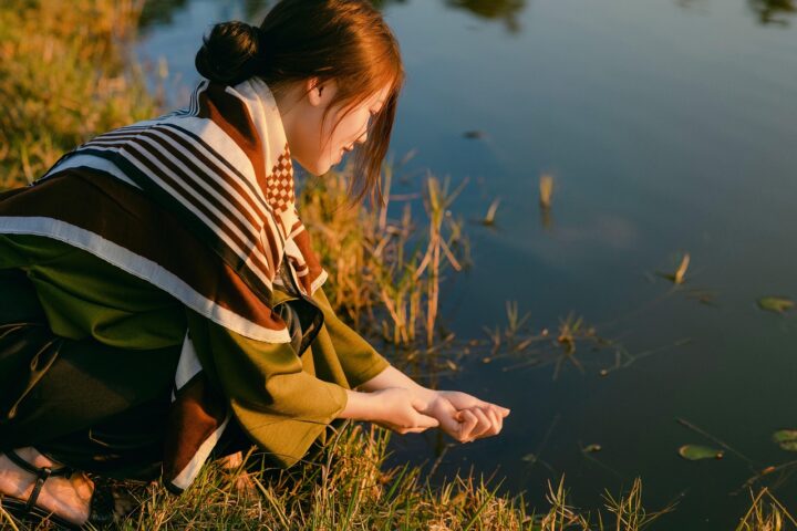 woman, lake, shore, plants, nature, fish, beauty, vietnam, golden hour-8021288.jpg