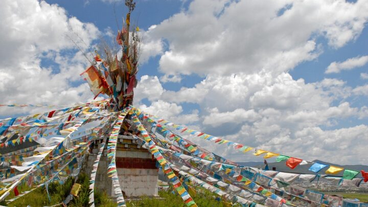 prayer flags, tibet, landscape, nature, clouds, tibetan-694606.jpg