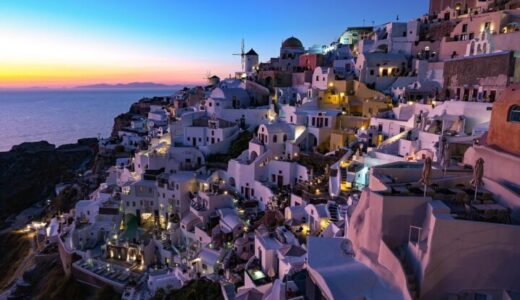 sunset, houses, greece, santorini, thira, island, scenery, nature, ocean, luxury, holiday, vacation-7499759.jpg
